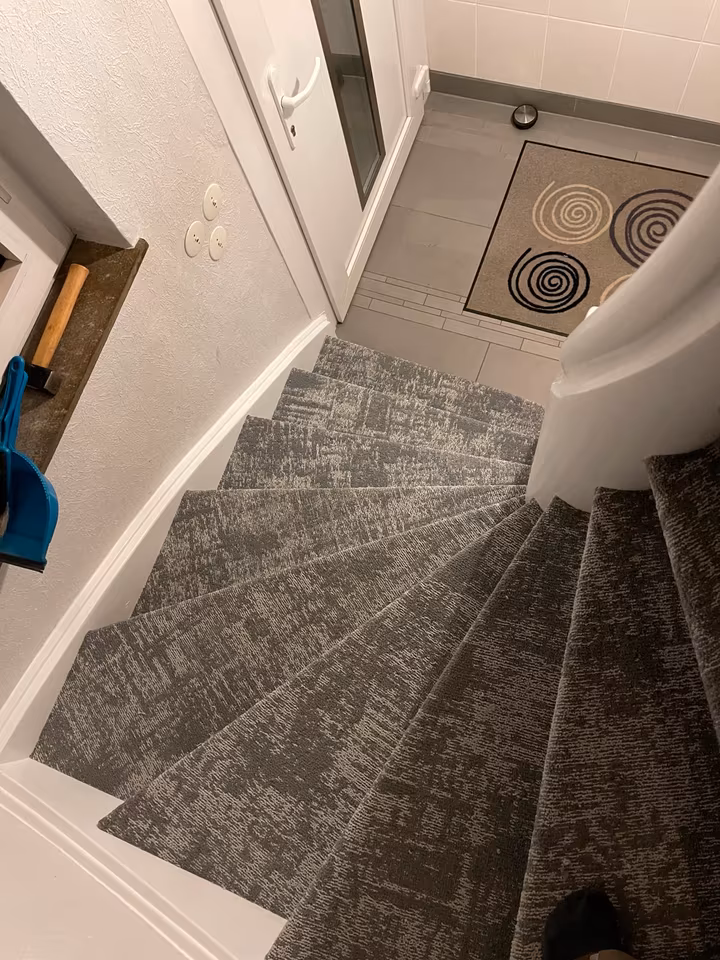 Wasserfester Vinylboden im Badezimmer von Kühn Bodenbelege